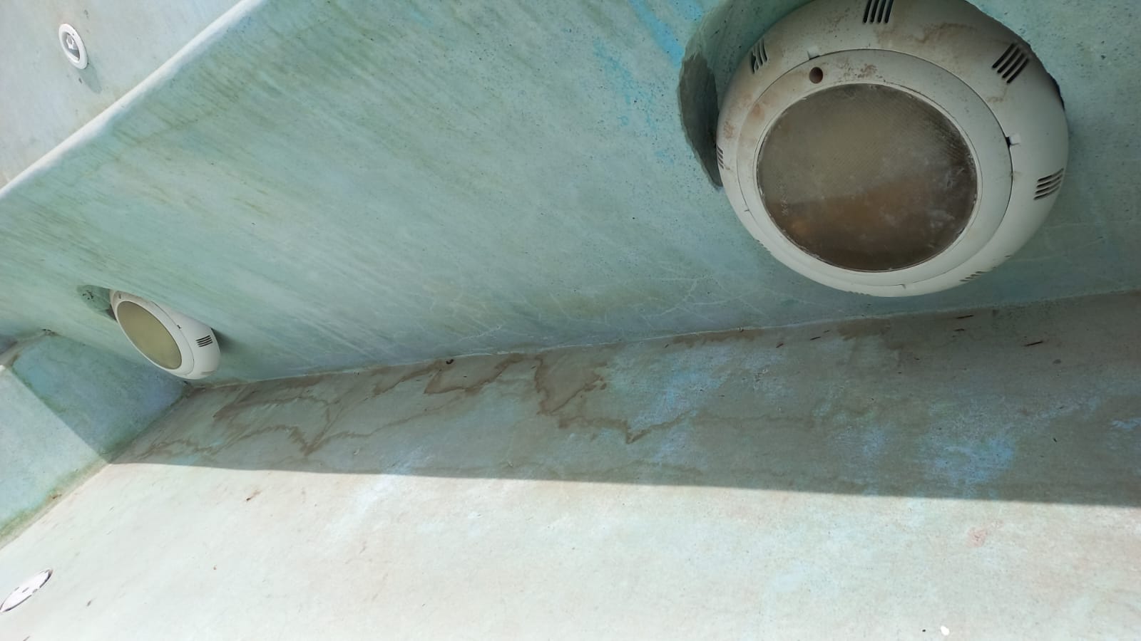 Diseño y construcción de piscinas de concreto y fibra